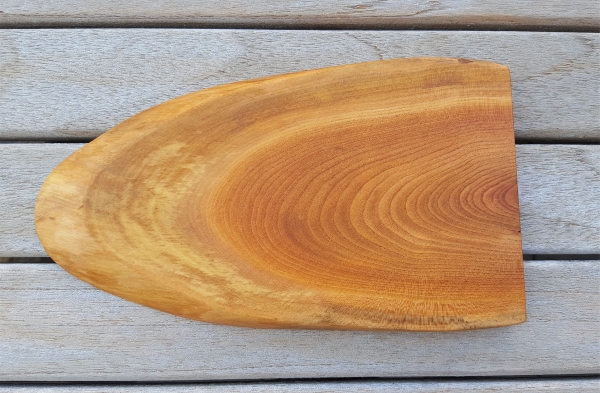 Servierbrett aus Kirschenholz